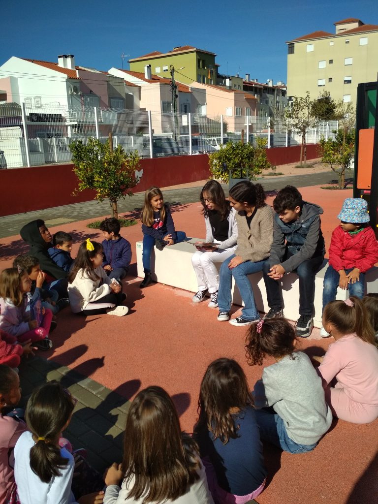 Troca De Livros Por Bens Alimentares Agrupamento De Escolas Maria Do